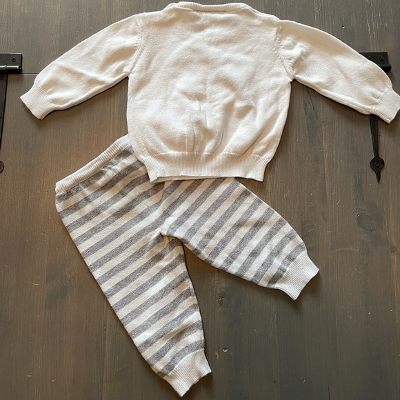 2/$15🍒 Boy’s 2 piece Superman outfit - Picture 3 of 4